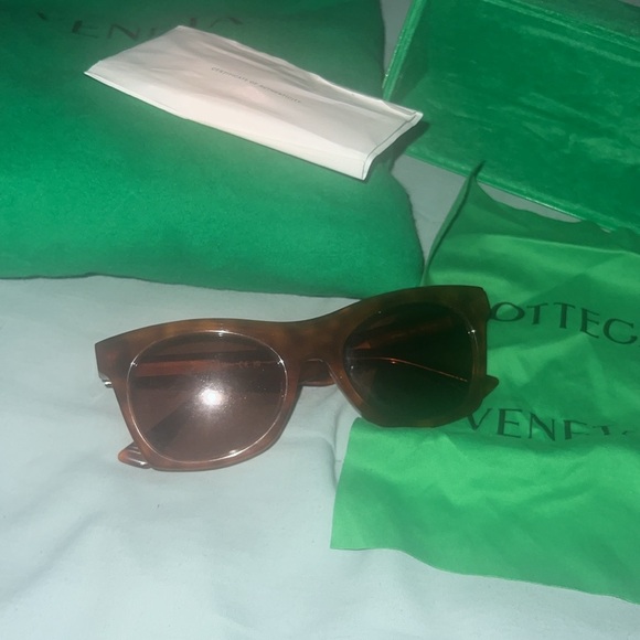 Bottega Veneta Sunglasses main image 7